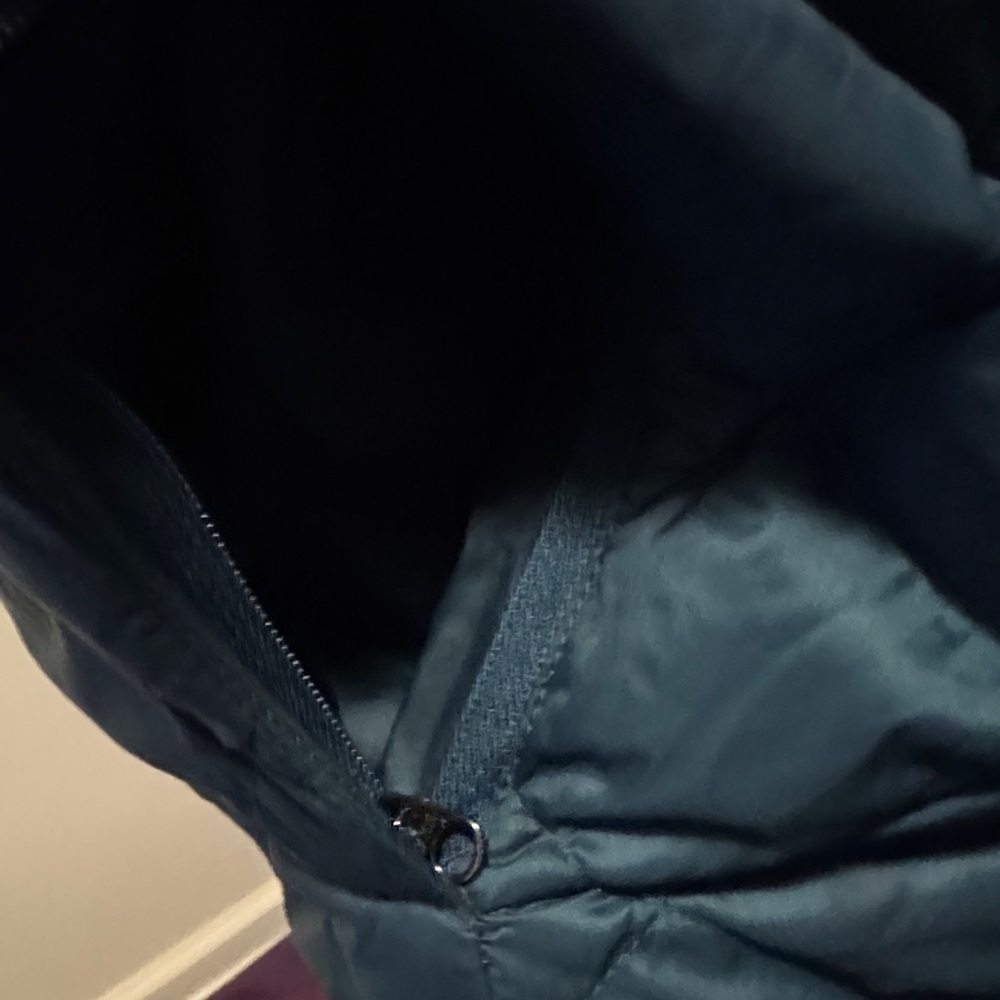 lululemon athletica Teal Quilted Puffer Reversible Run Jacket. - Picture 11 of 13